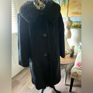 Faux Persian Lambs Wool Mob Wife Style Coat Size large, Vintage, Old Money